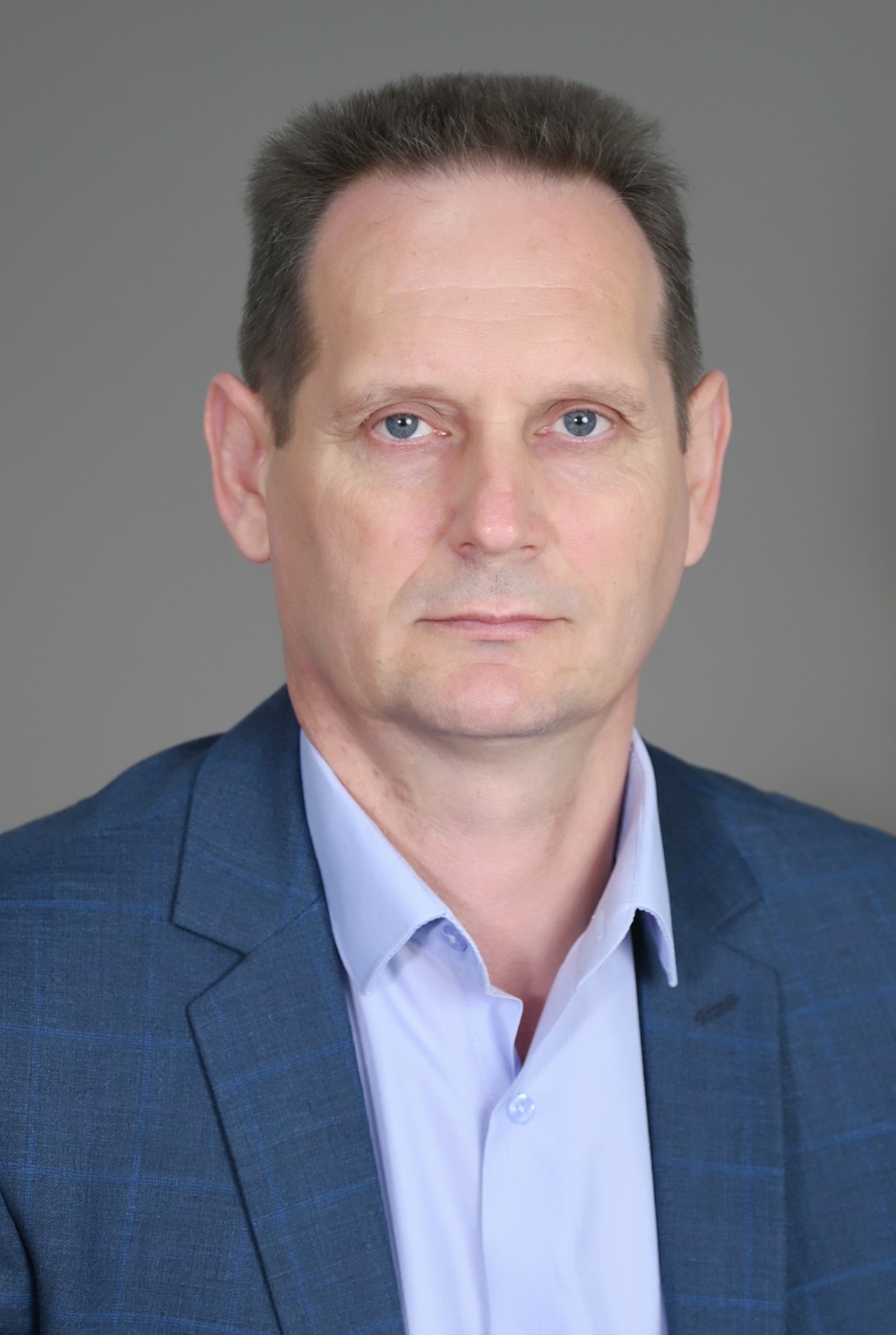 Голова Александр Анатольевич.